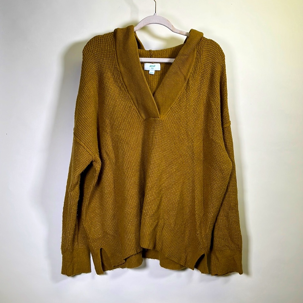 NWOT, Soft and Cozy! Oversized Aerie hooded sweater, mustard yellow, Size Medium